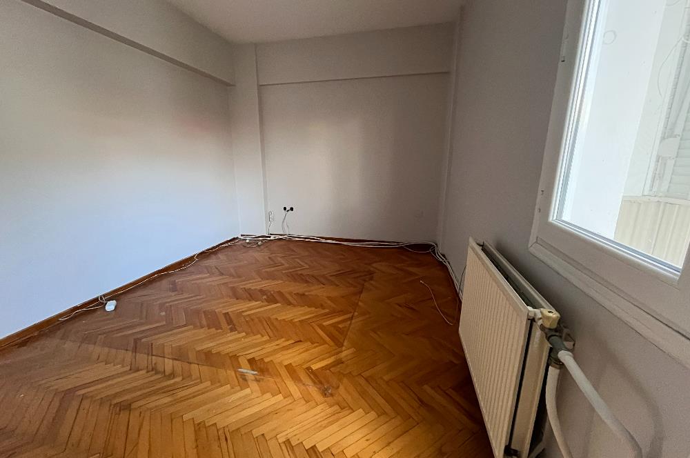 Bostanlı Cemal Gürsel Caddesinde 3+1 Kiralık İş Yeri