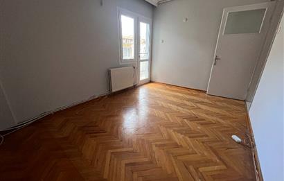 Bostanlı Cemal Gürsel Caddesinde 3+1 Kiralık İş Yeri