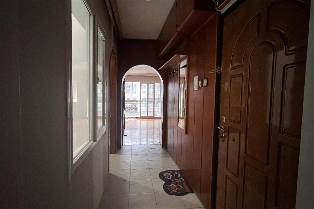 Bostanlı Cemal Gürsel Caddesinde 3+1 Kiralık İş Yeri