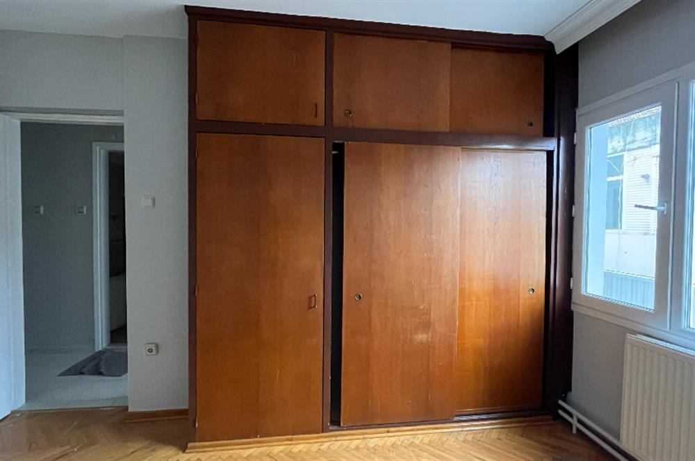 Bostanlı Cemal Gürsel Caddesinde 3+1 Kiralık İş Yeri