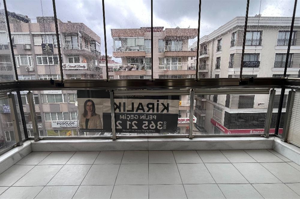 Bostanlı Cemal Gürsel Caddesinde 3+1 Kiralık İş Yeri