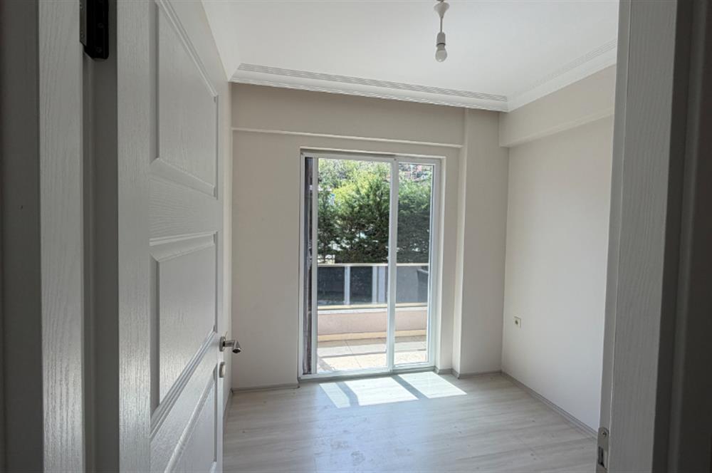 Erenler'de Kiralık 2+1 Güney Cephe Daire