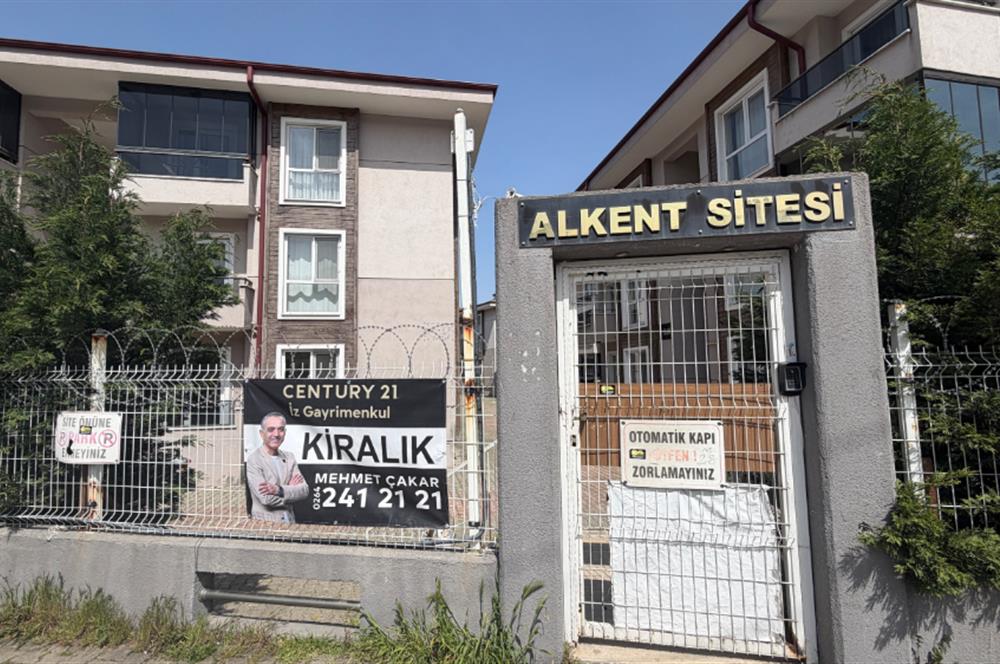 Erenler'de Kiralık 2+1 Güney Cephe Daire