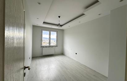 C21 UZMAN'DAN DENİZİ AYAĞINIZA GETİREN 2+1 KİRALIK DAİRE