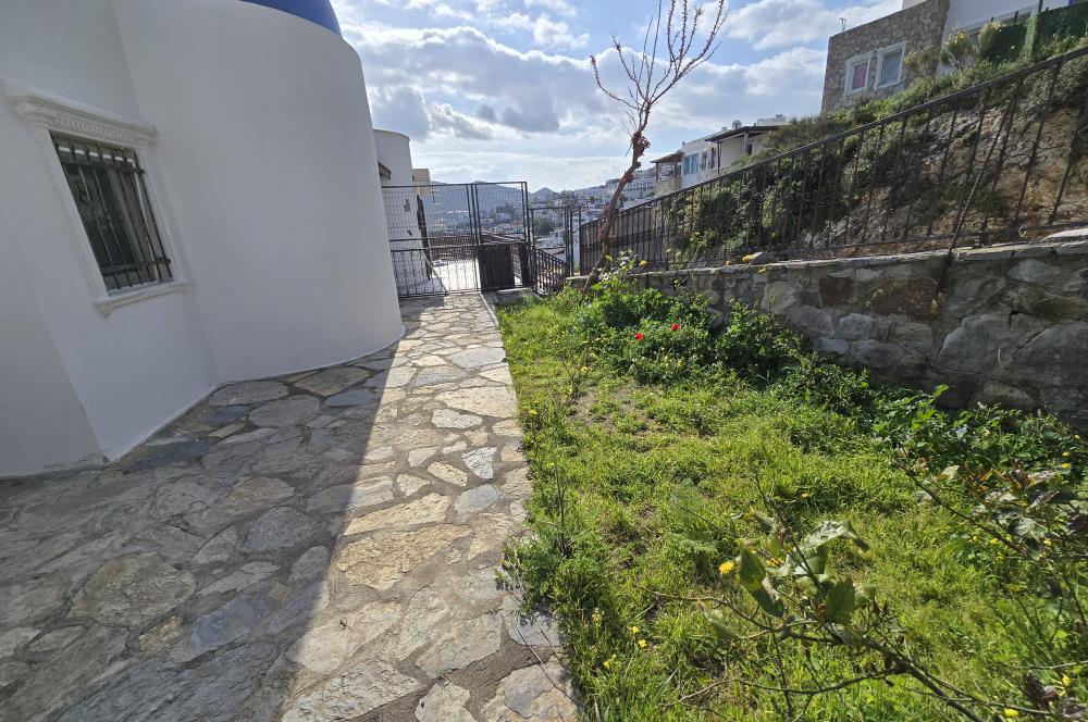  Bodrum Gümüşlük Bahçeli Kısmi Deniz Manzaralı Bahçeli Müstakil Ev