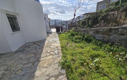  Bodrum Gümüşlük Bahçeli Kısmi Deniz Manzaralı Bahçeli Müstakil Ev