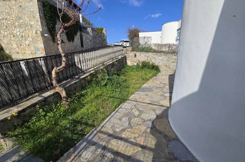  Bodrum Gümüşlük Bahçeli Kısmi Deniz Manzaralı Bahçeli Müstakil Ev