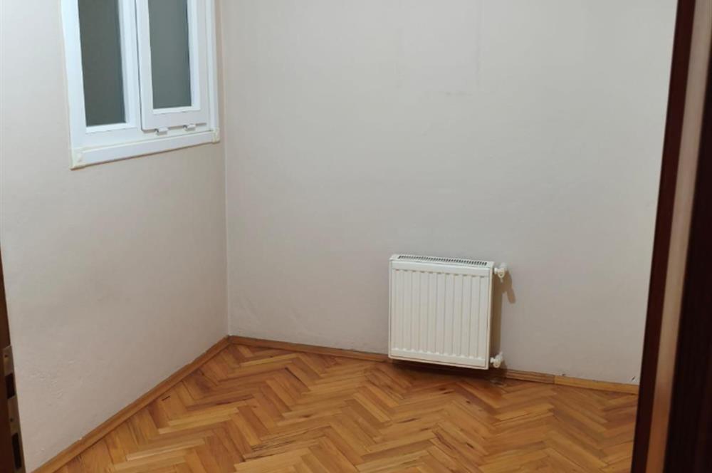 ATATÜRK MAHALLESİNDE İÇİ YAPILMIŞ 3+1 GENİŞ DAİRE