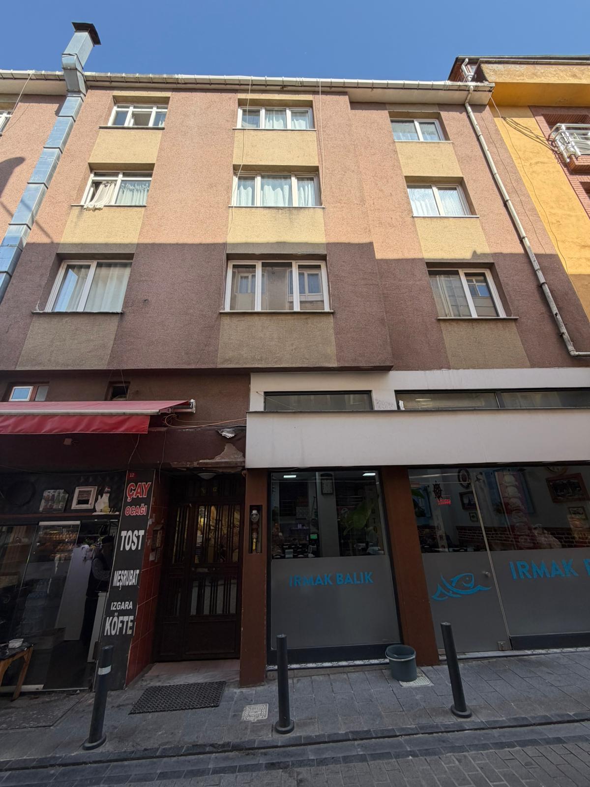ATATÜRK MAHALLESİNDE İÇİ YAPILMIŞ 3+1 GENİŞ DAİRE