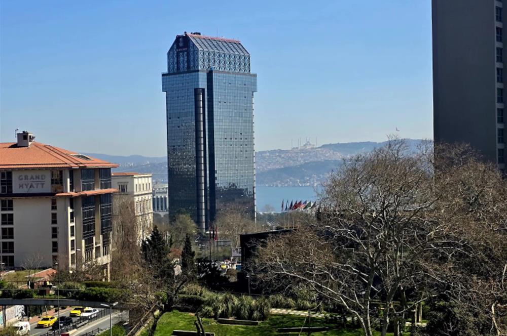 BEYOĞLU CUMHURİYET CADDESİNDE 5+1 KİRALIK İŞ YERİ