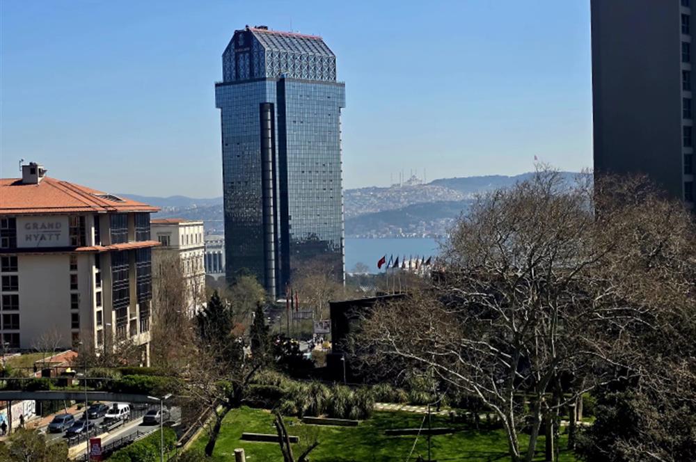 BEYOĞLU CUMHURİYET CADDESİNDE 5+1 KİRALIK İŞ YERİ