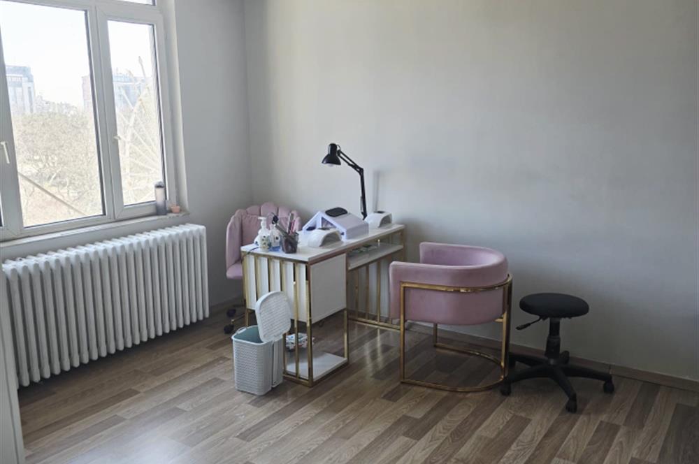 BEYOĞLU CUMHURİYET CADDESİNDE 5+1 KİRALIK İŞ YERİ