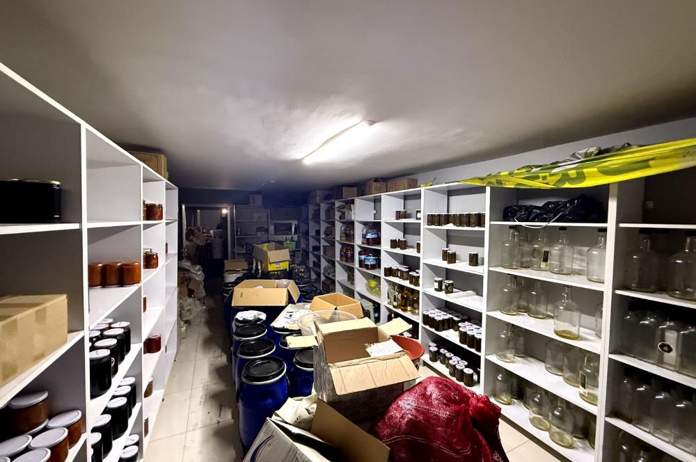 DİKMEN MERKEZDE ANA CADDEDE 200m2 ŞARKÜTERİ VE DOĞAL ÜRÜNLER