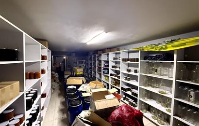 DİKMEN MERKEZDE ANA CADDEDE 200m2 ŞARKÜTERİ VE DOĞAL ÜRÜNLER