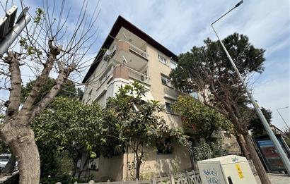 Karşıyaka Bahçelievler'de Cadde Üzeri 3+1 Kiralık  Daire 