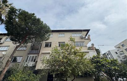 Karşıyaka Bahçelievler'de Cadde Üzeri 3+1 Kiralık  Daire 
