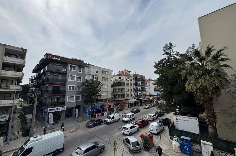 Karşıyaka Bahçelievler'de Cadde Üzeri 3+1 Kiralık  Daire 