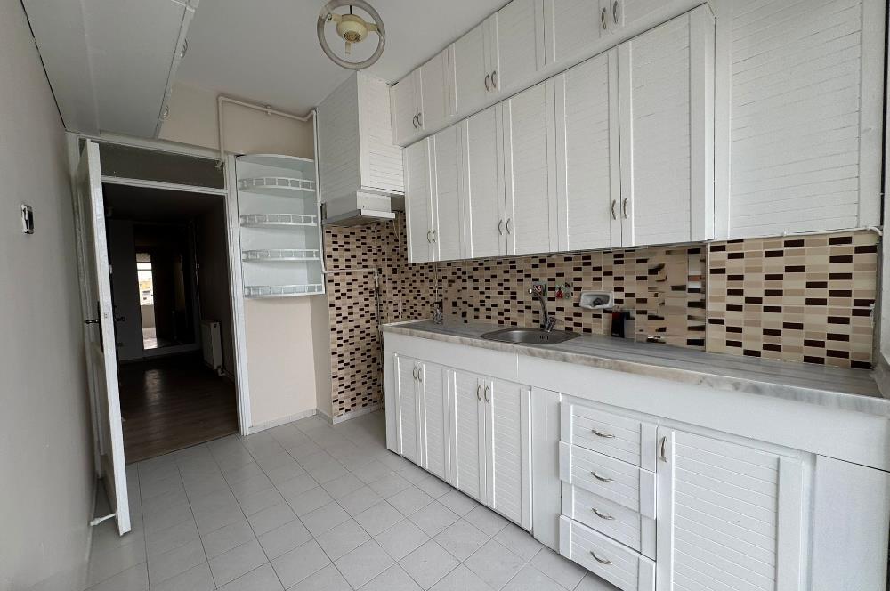 Bostalı'da Uğur Mumcu Parkı'nın yanında 3+1 Kiralık Daire