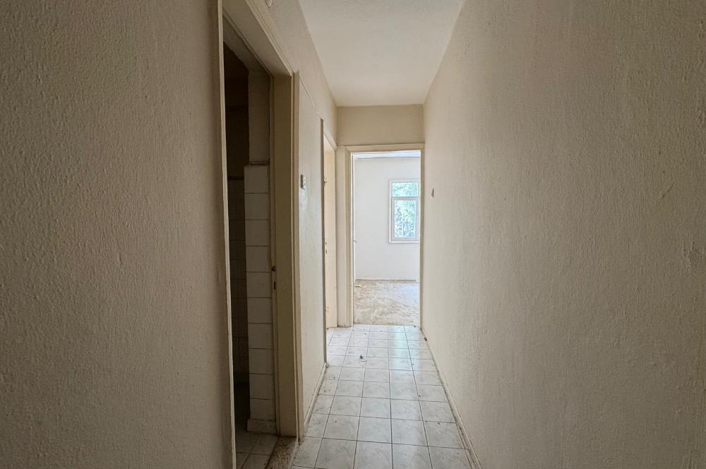 Karşıyaka Bahçelievler'de Cadde Üzeri 3+1 Kiralık  Daire 