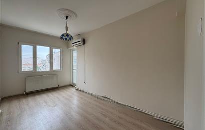 Bostalı'da Uğur Mumcu Parkı'nın yanında 3+1 Kiralık Daire