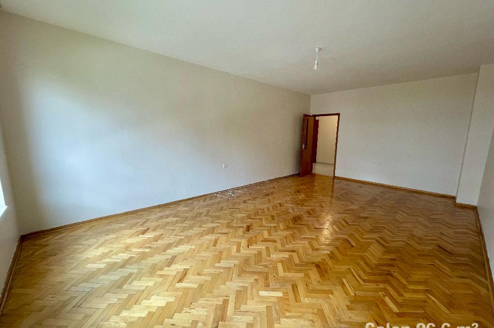 DİKMEN CADDESİ ÜZERİNDE 3,5+1 DAİRE