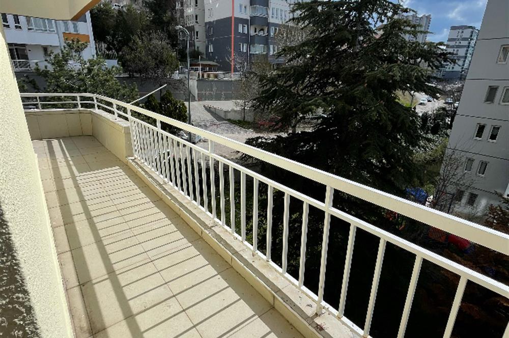 DİKMEN CADDESİ ÜZERİNDE 3,5+1 DAİRE