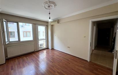 Karşıyaka Şemiklerde Anadolu cad-İZBAN yakını 3+1 Kiralık Daire 