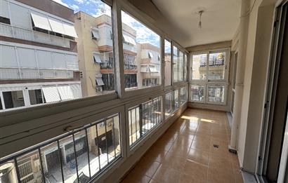 Karşıyaka Şemiklerde Anadolu cad-İZBAN yakını 3+1 Kiralık Daire 