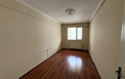 Karşıyaka Şemiklerde Anadolu cad-İZBAN yakını 3+1 Kiralık Daire 
