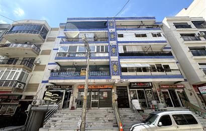 Karşıyaka Şemiklerde Anadolu cad-İZBAN yakını 3+1 Kiralık Daire 