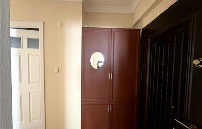 Karşıyaka Şemiklerde Anadolu cad-İZBAN yakını 3+1 Kiralık Daire 