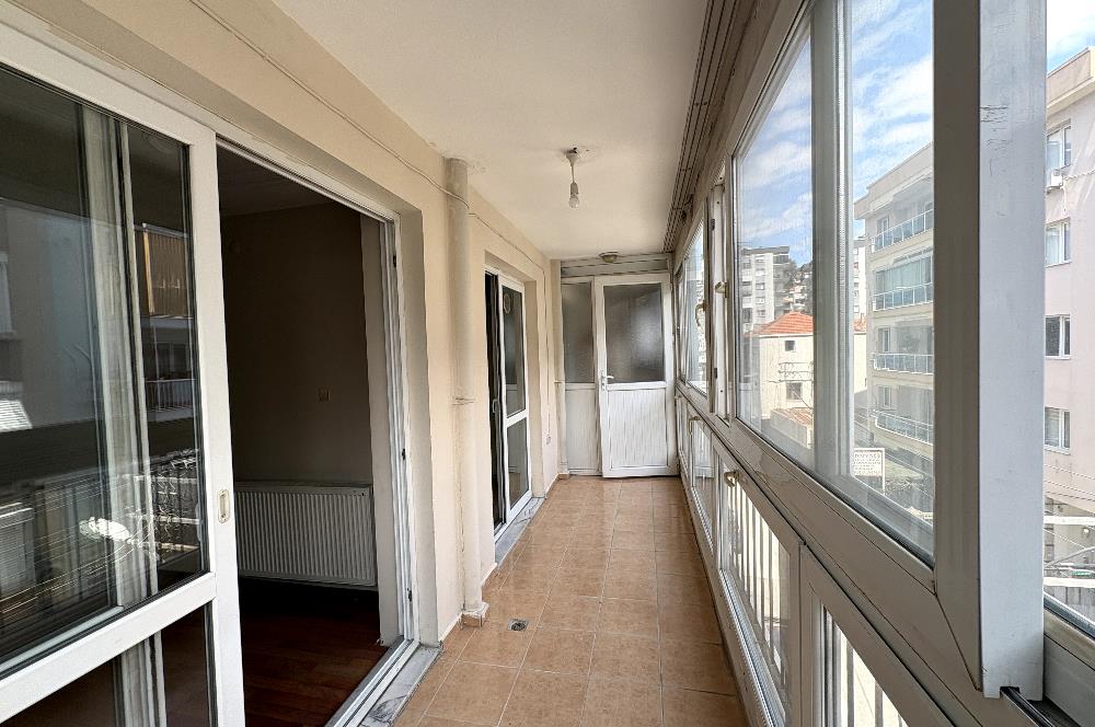 Karşıyaka Şemiklerde Anadolu cad-İZBAN yakını 3+1 Kiralık Daire 