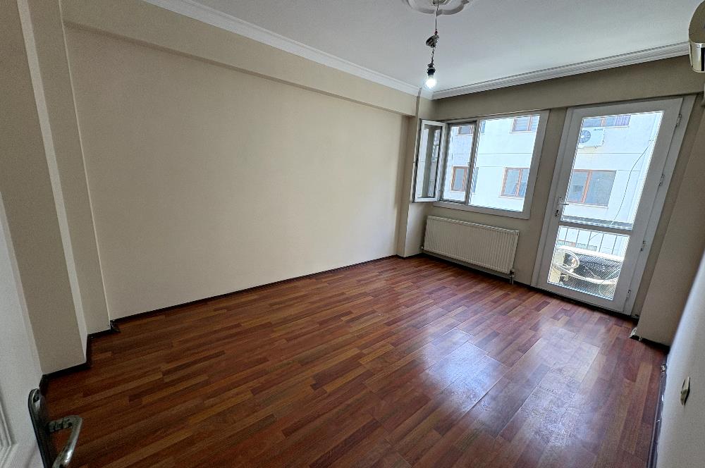 Karşıyaka Şemiklerde Anadolu cad-İZBAN yakını 3+1 Kiralık Daire 