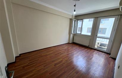 Karşıyaka Şemiklerde Anadolu cad-İZBAN yakını 3+1 Kiralık Daire 