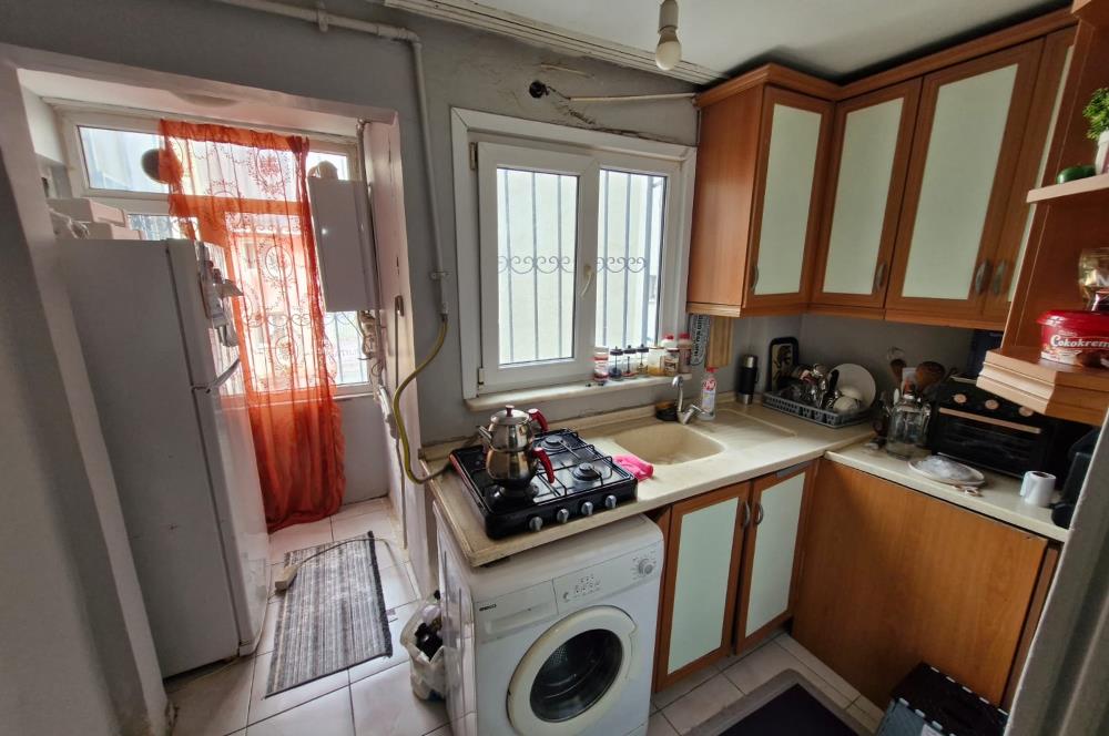 Beyoğlu 'nda sessiz ve huzurlu sokakta,ulaşıma yakın 2+1 Satılık