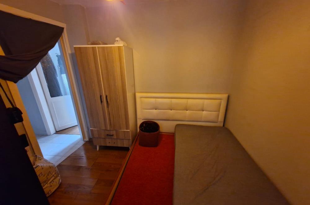 Beyoğlu 'nda sessiz ve huzurlu sokakta,ulaşıma yakın 2+1 Satılık