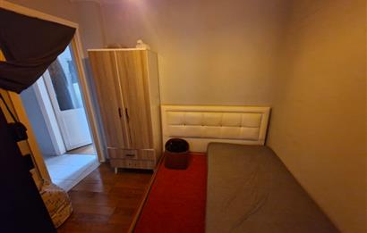 Beyoğlu 'nda sessiz ve huzurlu sokakta,ulaşıma yakın 2+1 Satılık