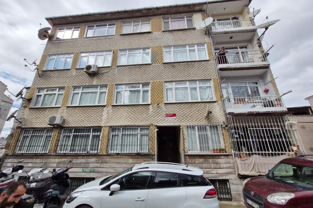 Beyoğlu 'nda sessiz ve huzurlu sokakta,ulaşıma yakın 2+1 Satılık