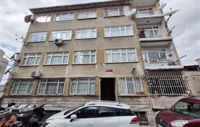 Beyoğlu 'nda sessiz ve huzurlu sokakta,ulaşıma yakın 2+1 Satılık