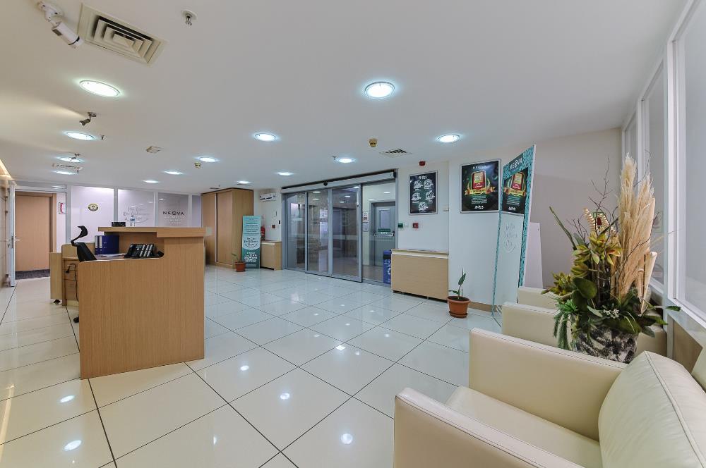 KOZYATAĞI METRONUN YANINDA E 5 CEPHELİ TAM KAT KİRALIK OFİS