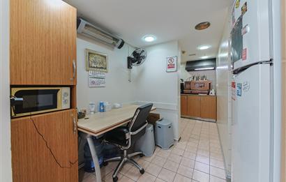 KOZYATAĞI METRONUN YANINDA E 5 CEPHELİ TAM KAT KİRALIK OFİS