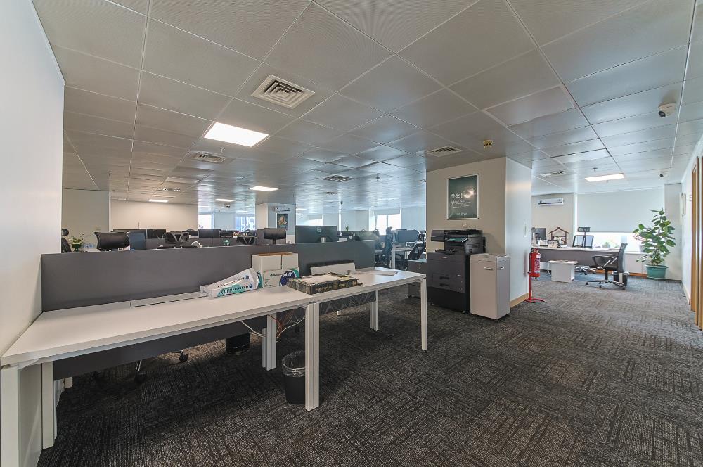 KOZYATAĞI METRONUN YANINDA E 5 CEPHELİ TAM KAT KİRALIK OFİS