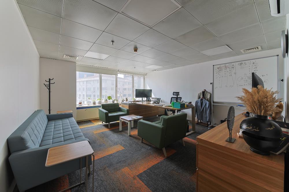 KOZYATAĞI METRONUN YANINDA E 5 CEPHELİ TAM KAT KİRALIK OFİS