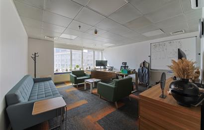 KOZYATAĞI METRONUN YANINDA E 5 CEPHELİ TAM KAT KİRALIK OFİS