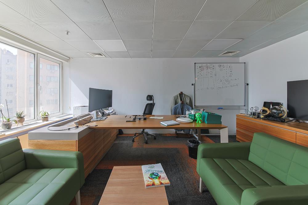 KOZYATAĞI METRONUN YANINDA E 5 CEPHELİ TAM KAT KİRALIK OFİS