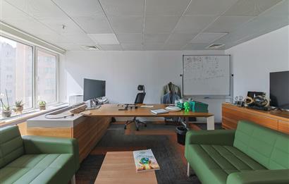 KOZYATAĞI METRONUN YANINDA E 5 CEPHELİ TAM KAT KİRALIK OFİS