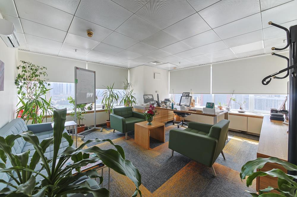 KOZYATAĞI METRONUN YANINDA E 5 CEPHELİ TAM KAT KİRALIK OFİS