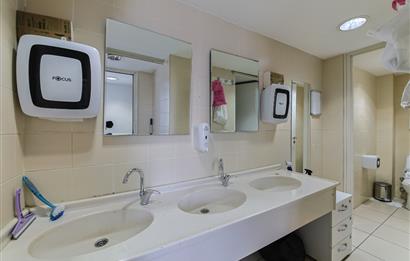 KOZYATAĞI METRONUN YANINDA E 5 CEPHELİ TAM KAT KİRALIK OFİS