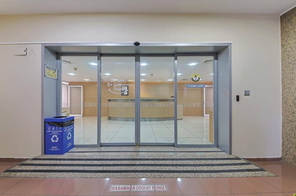 KOZYATAĞI METRONUN YANINDA E 5 CEPHELİ TAM KAT KİRALIK OFİS