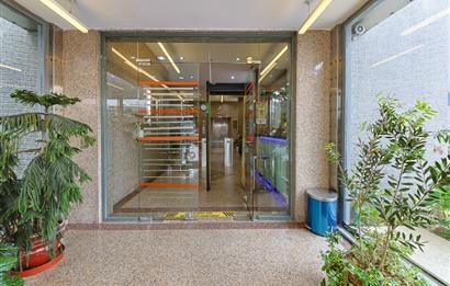 KOZYATAĞI METRONUN YANINDA E 5 CEPHELİ TAM KAT KİRALIK OFİS